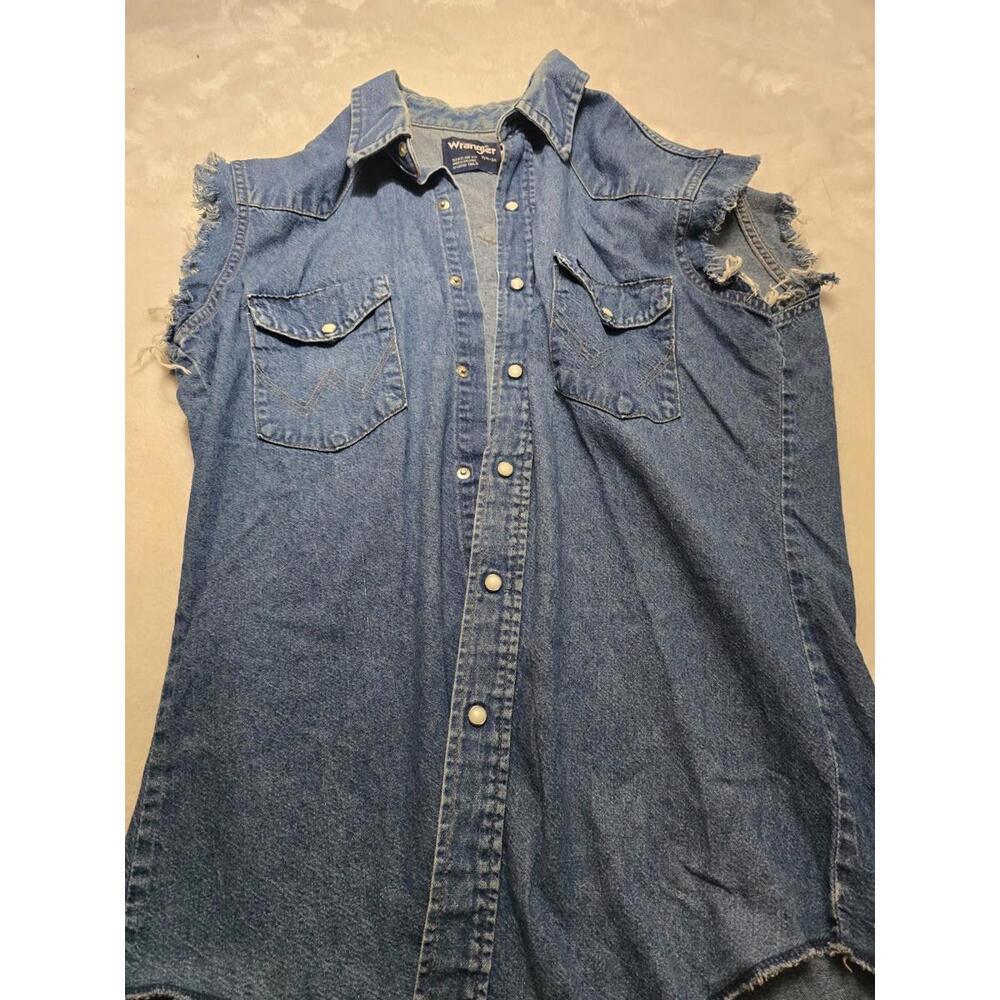 wrangler 1970's vintage denim pearl snap vest 15 1/2 by 34 Frayed Sleeves